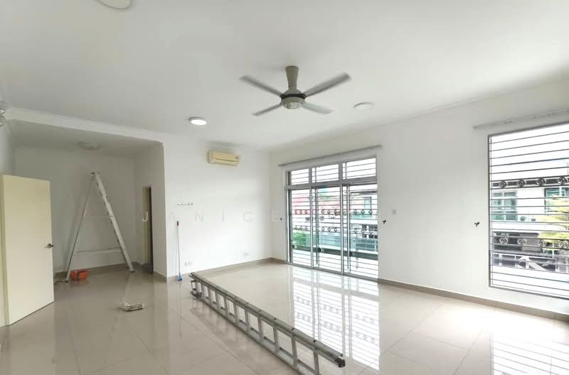 Rumah Berkembar untuk Disewa di Senibong (Permas Jaya) - Janice Yong - Living Room - PropertyGuru.com.my