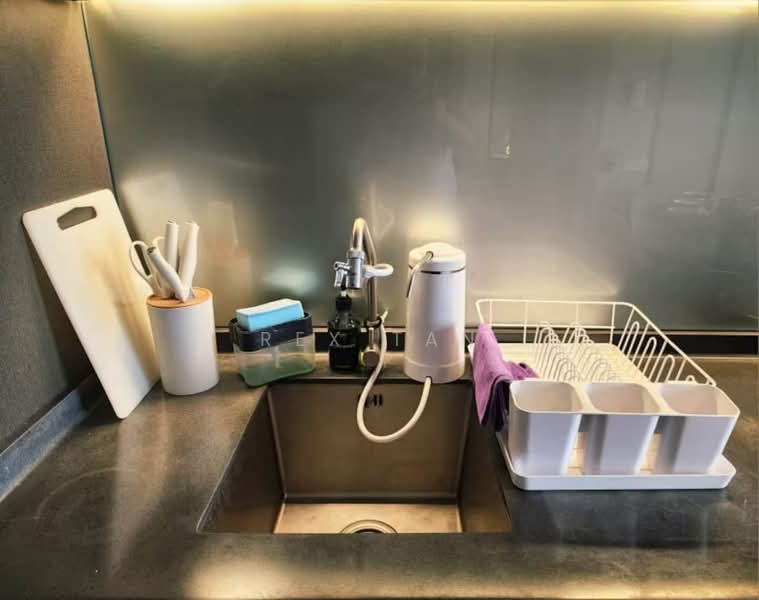 Servis Apartment untuk Disewa di Millerz Square Serviced Residence - Rex Tan - Kitchen - PropertyGuru.com.my