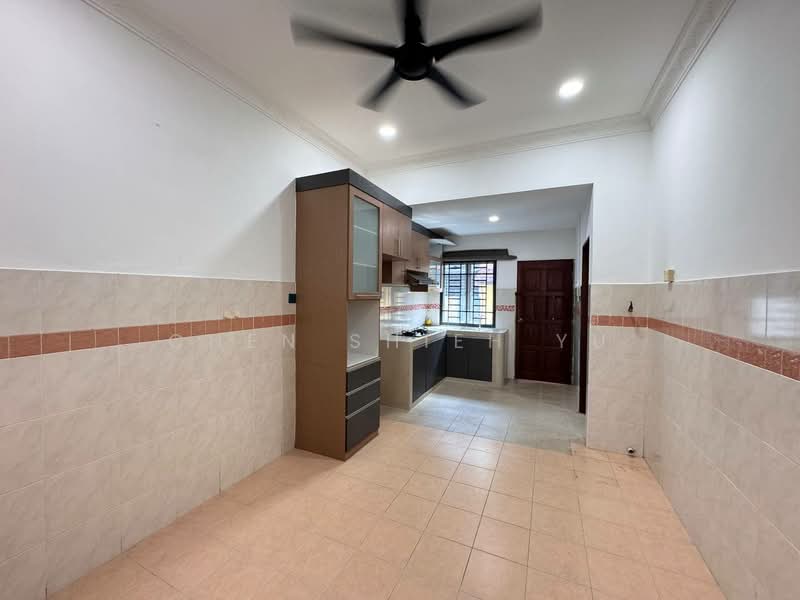 2-storey Terraced House for Sale in Bandar Jaya Putra (Johor Bahru) - Chen Shieh Yu - Kitchen - PropertyGuru.com.my