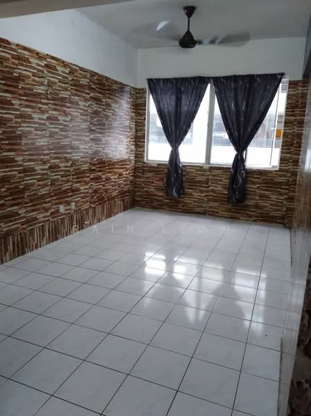 Rumah Flat untuk Disewa di Taman Impian Indah - Rain Leow - Living Room - PropertyGuru.com.my