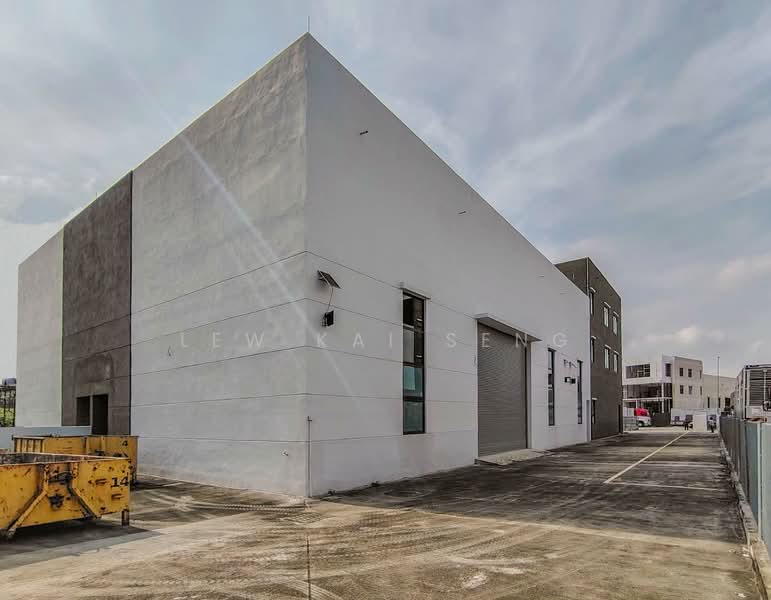 Semi-D Factory for Sale in Jenjarom (Banting) - Lew Kai Seng - Exterior - PropertyGuru.com.my