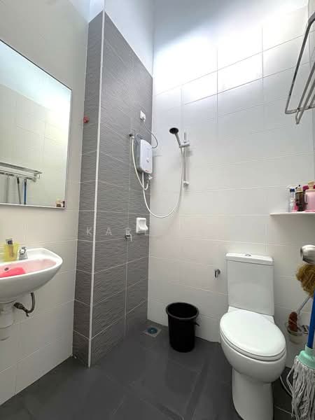 Rumah Teres 2 Tingkat untuk Dijual di Setia Eco Cascadia (Tebrau) - Karl Lim - Bathroom - PropertyGuru.com.my