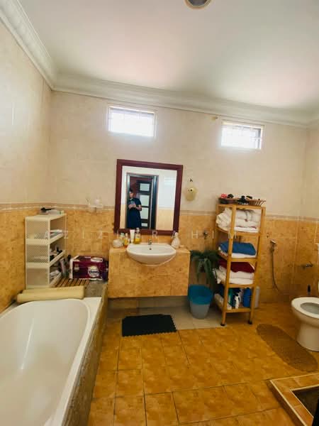 Rumah Berkembar untuk Dijual di Ampang (Kuala Lumpur) - Azizirrahim . - Bathroom - PropertyGuru.com.my