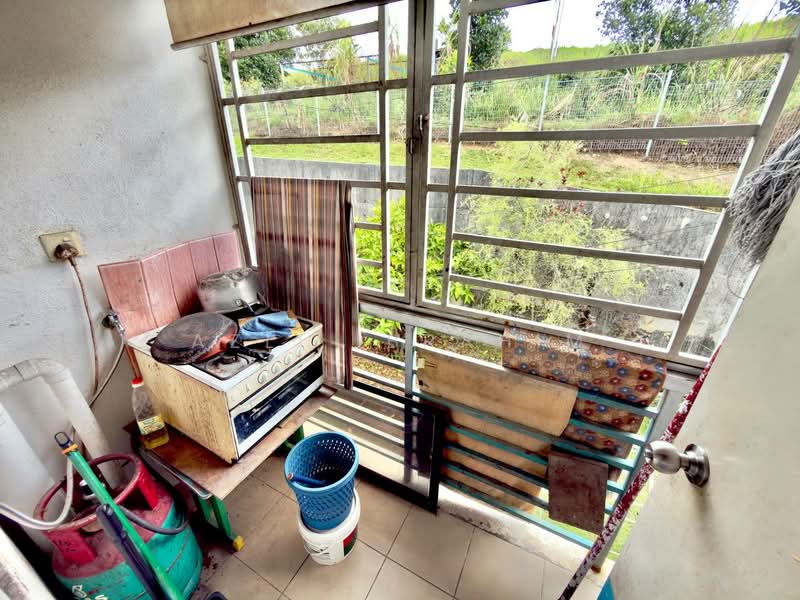 Townhouse for Sale in Bandar Tasik Kesuma (Beranang) - Azli Ibrahim - Balcony - PropertyGuru.com.my