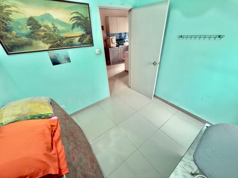 Townhouse for Sale in Bandar Tasik Kesuma (Beranang) - Azli Ibrahim - Bedroom - PropertyGuru.com.my