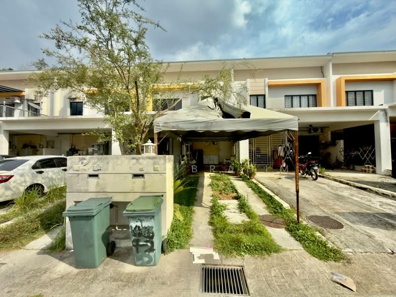 Townhouse for Sale in Bandar Tasik Kesuma (Beranang) - Azli Ibrahim - Exterior - PropertyGuru.com.my