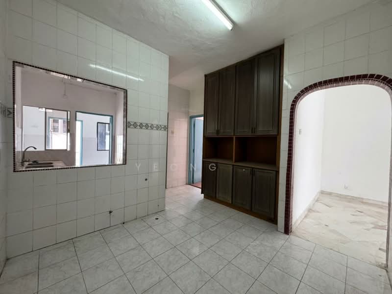 2-storey Terraced House for Sale in BANDAR PUCHONG JAYA (Puchong) - Yeong . - Kitchen - PropertyGuru.com.my