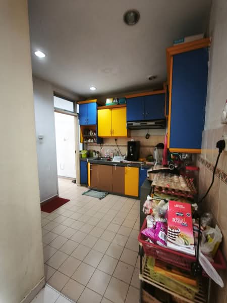 Rumah Teres 2 Tingkat untuk Dijual di Taman Setia Indah (Tebrau) - June Tseng - Kitchen - PropertyGuru.com.my