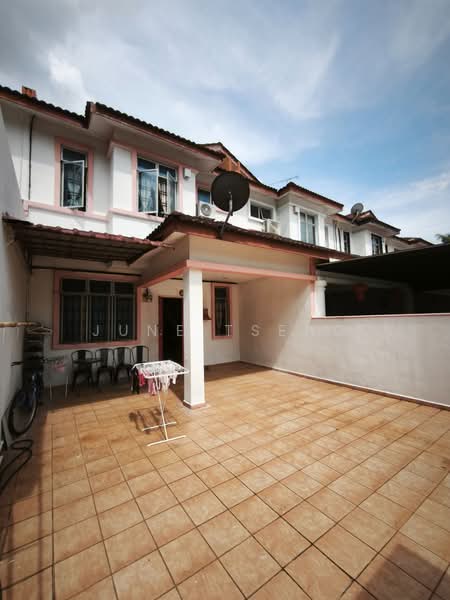 Rumah Teres 2 Tingkat untuk Dijual di Taman Setia Indah (Tebrau) - June Tseng - Exterior - PropertyGuru.com.my