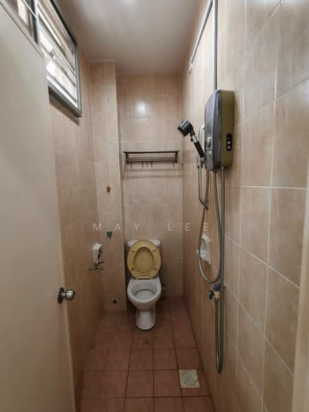 Rumah Teres 2 Tingkat untuk Disewa di Bandar Putra (Kulai) - May Lee - Bathroom - PropertyGuru.com.my
