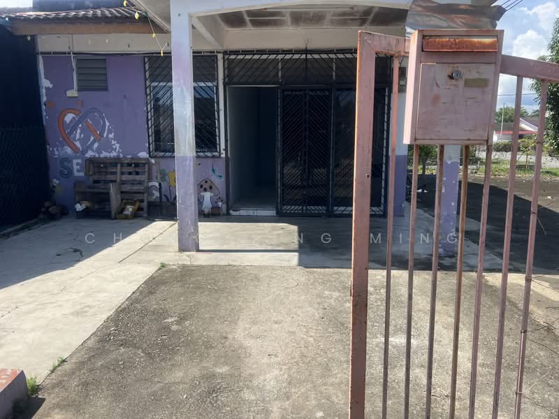 Rumah Teres 1-Tingkat untuk Dijual di Taman Sri Anggerik (Rantau) - Chong Ming Ming - Exterior - PropertyGuru.com.my
