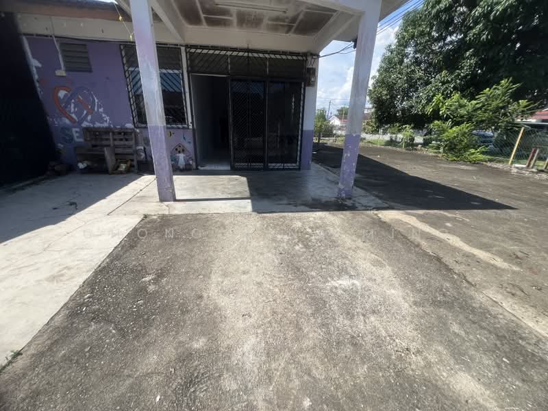 Rumah Teres 1-Tingkat untuk Dijual di Taman Sri Anggerik (Rantau) - Chong Ming Ming - Exterior - PropertyGuru.com.my
