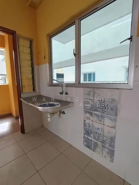 Pangsapuri untuk Dijual di Mewah 9 Residence - Wan Azemi Wan Daud - PropertyGuru.com.my