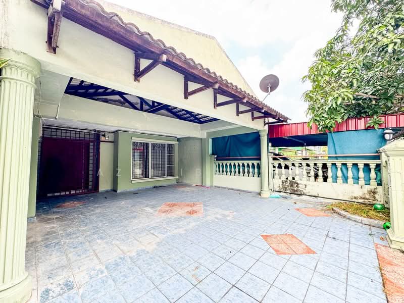 2-storey Terraced House for Sale in Bandar Tasik Kesuma (Beranang) - Azli Ibrahim - Exterior - PropertyGuru.com.my