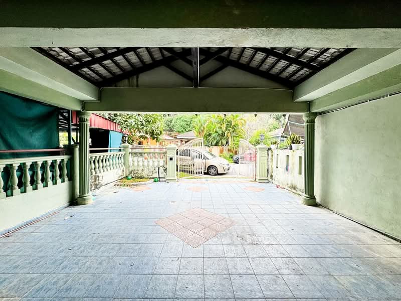 2-storey Terraced House for Sale in Bandar Tasik Kesuma (Beranang) - Azli Ibrahim - Exterior - PropertyGuru.com.my