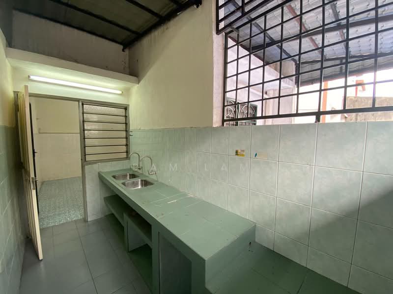 Rumah Teres 2 Tingkat untuk Dijual di Taman Mewah (Ipoh) - Sam Lam - Kitchen - PropertyGuru.com.my
