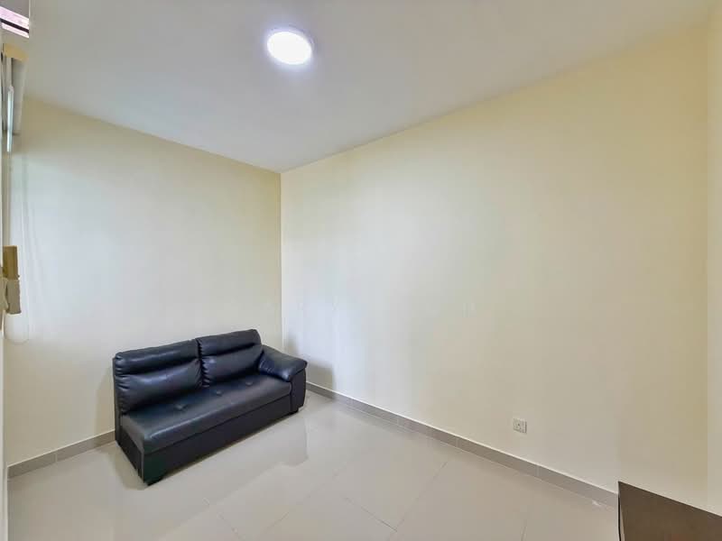 Kondominium untuk Dijual di All Seasons Park - Gary Goh - Living Room - PropertyGuru.com.my