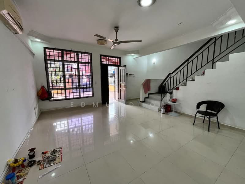 2-storey Terraced House for Sale in Bandar Seri Alam (Masai) - Edmund Oh - Living Room - PropertyGuru.com.my