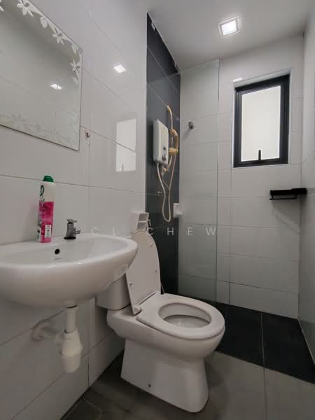 Servis Apartment untuk Dijual di KU Suites - CL Chew - Bathroom - PropertyGuru.com.my