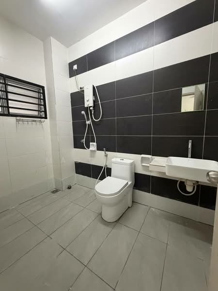 2-storey Terraced House for Sale in Nusantara Prima (Gelang Patah) - Maggie Lee - Bathroom - PropertyGuru.com.my