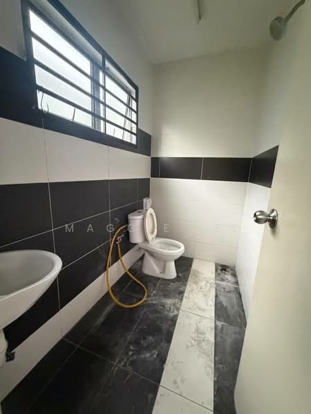 2-storey Terraced House for Sale in Nusantara Prima (Gelang Patah) - Maggie Lee - Bathroom - PropertyGuru.com.my