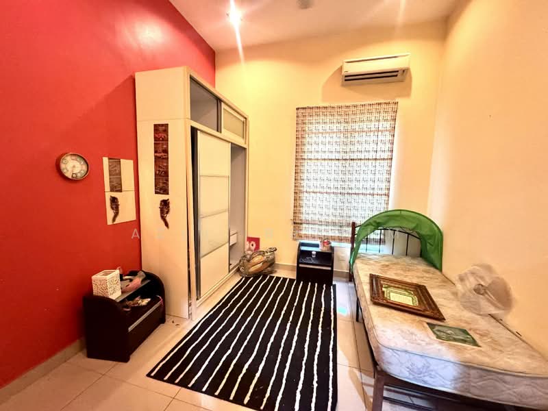 Semi-Detached House for Sale in Taman Raja Tun Uda (Semenyih) - Azli Ibrahim - Bedroom - PropertyGuru.com.my