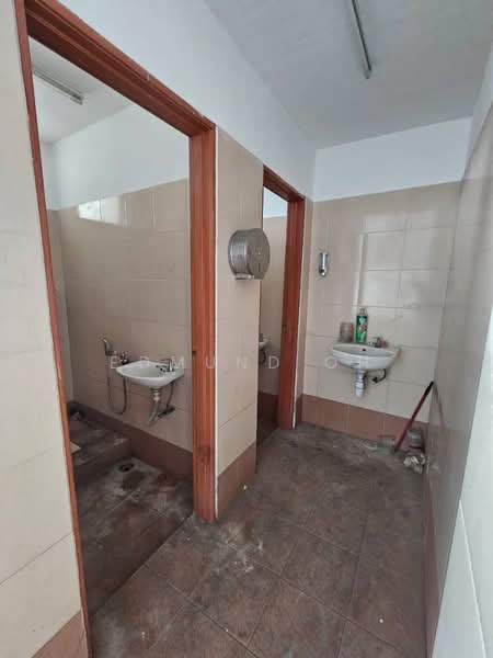 Terrace Factory for Sale in Kulai (Johor) - Edmund Oh - Bathroom - PropertyGuru.com.my