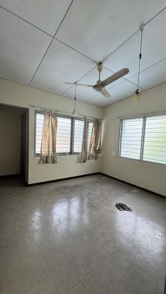 Bungalow House untuk Disewa di Kampung Kastam (Gelugor) - Gaik Suan Tan - Living Room - PropertyGuru.com.my