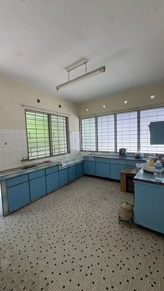 Bungalow House untuk Disewa di Kampung Kastam (Gelugor) - Gaik Suan Tan - Kitchen - PropertyGuru.com.my