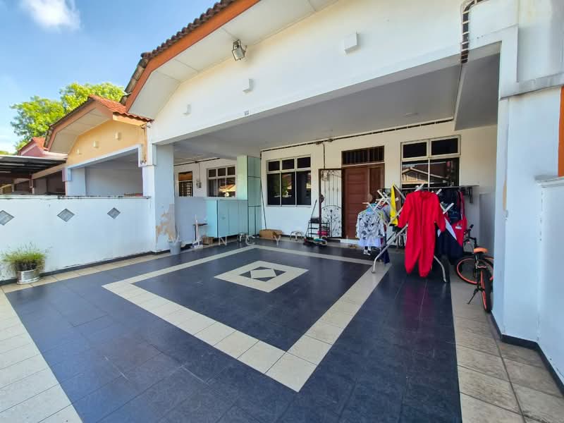 1-storey Terraced House for Sale in Bukit Indah (Iskandar Puteri (Nusajaya)) - Vincy Sia - Exterior - PropertyGuru.com.my