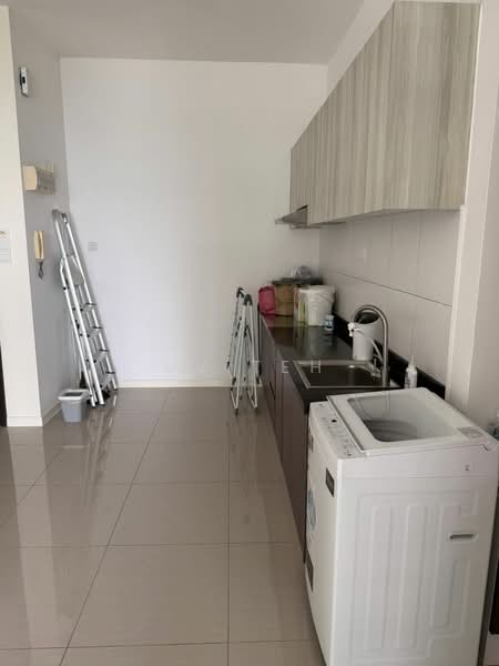 Servis Apartment untuk Dijual di Molek Regency - UV Teh - Kitchen - PropertyGuru.com.my