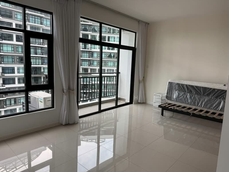 Servis Apartment untuk Dijual di Molek Regency - UV Teh - Living Room - PropertyGuru.com.my
