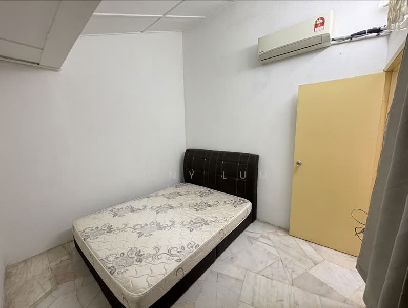 Terraced House for Rent in Seri Kembangan (Selangor) - Cony Lum - Bedroom - PropertyGuru.com.my