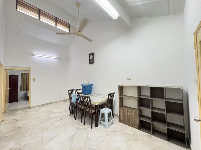 Terraced House for Rent in Seri Kembangan (Selangor) - Cony Lum - Dining Room - PropertyGuru.com.my