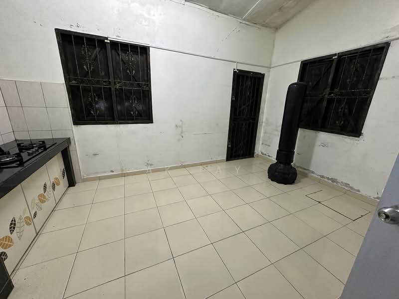 2-storey Terraced House for Rent in Batu Caves (Selangor) - AK TAY - Kitchen - PropertyGuru.com.my