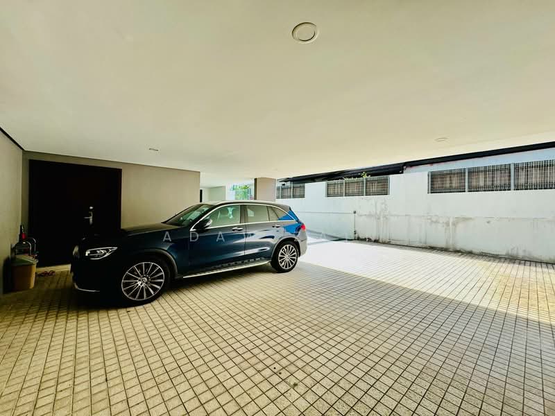 Bungalow for Sale in Bukit Jelutong (Shah Alam) - Adaw Zain - Car Park - PropertyGuru.com.my