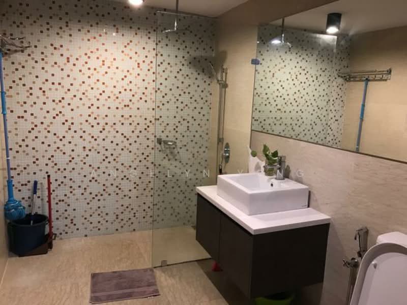 Servis Apartment untuk Disewa di Regalia Residence - Angelyn Yong - Bathroom - PropertyGuru.com.my