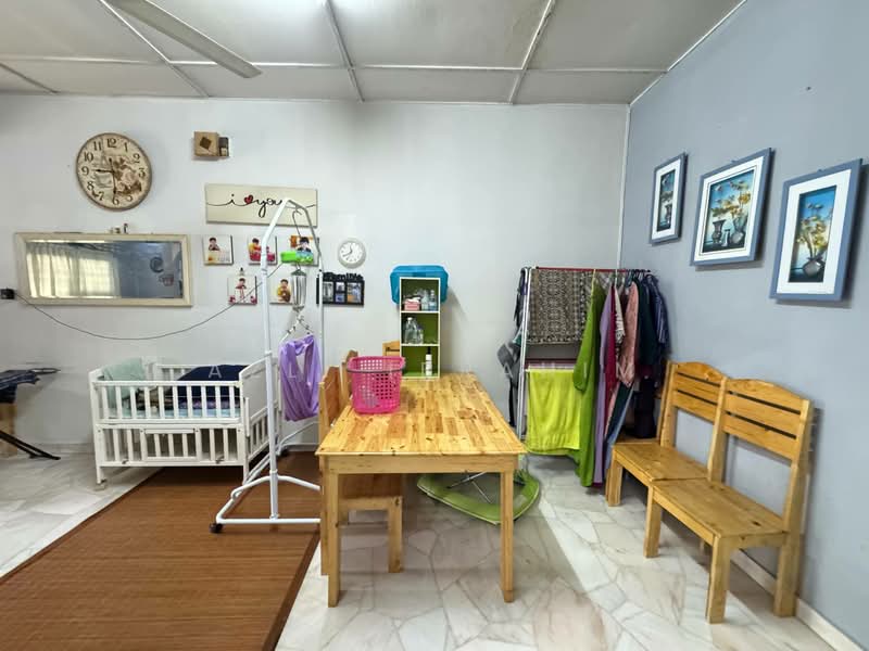 1-storey Terraced House for Sale in Taman Bukit Kuchai (Bandar Kinrara) - Azli Ibrahim - Interior - PropertyGuru.com.my