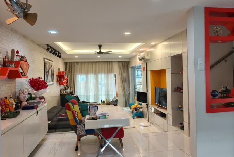 Semi-Detached House for Sale in Taman Bukit Idaman (Selayang) - Chin Yee Xin - Living Room - PropertyGuru.com.my
