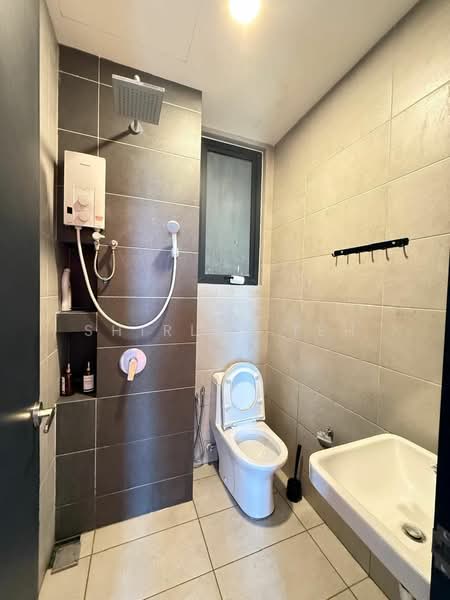 Servis Apartment untuk Disewa di Urban Suites - Shirley Teh - Bathroom - PropertyGuru.com.my