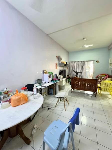 Terraced House for Rent in Bandar Puteri Klang (Klang) - Vivian Koh - Living Room - PropertyGuru.com.my