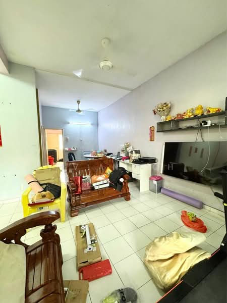 Terraced House for Rent in Bandar Puteri Klang (Klang) - Vivian Koh - Living Room - PropertyGuru.com.my