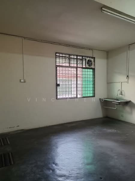 Shop / Office for Sale in Taman Angkasa Nuri (Durian Tunggal) - Vinc Pheng - Interior - PropertyGuru.com.my