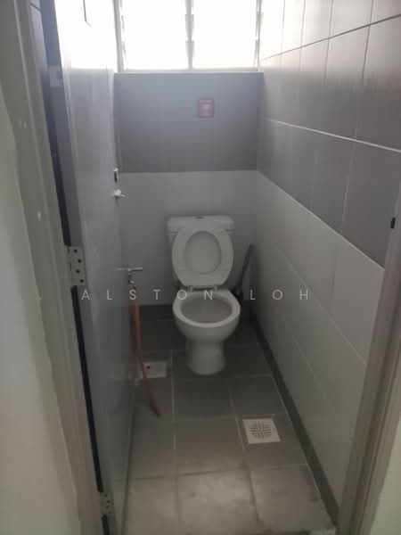 Shop / Office for Sale in Fettes Park (Tanjung Tokong) - Alston Loh - Bathroom - PropertyGuru.com.my