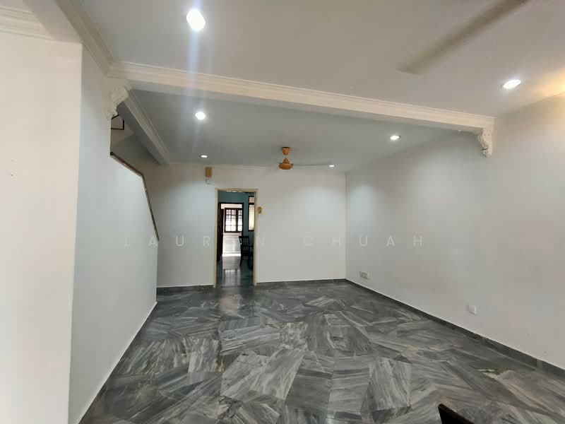2-storey Terraced House for Sale in Bandar Utama 7 (Bandar Utama) - Lauran Chuah - Living Room - PropertyGuru.com.my
