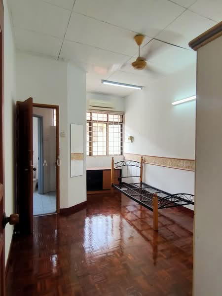 2-storey Terraced House for Sale in Bandar Utama 7 (Bandar Utama) - Lauran Chuah - Bedroom - PropertyGuru.com.my
