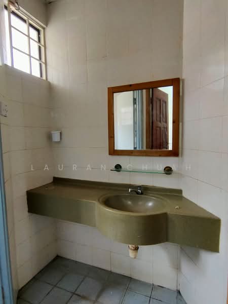 2-storey Terraced House for Sale in Bandar Utama 7 (Bandar Utama) - Lauran Chuah - Bathroom - PropertyGuru.com.my