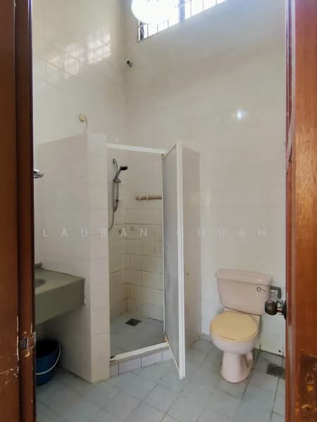 2-storey Terraced House for Sale in Bandar Utama 7 (Bandar Utama) - Lauran Chuah - Bathroom - PropertyGuru.com.my