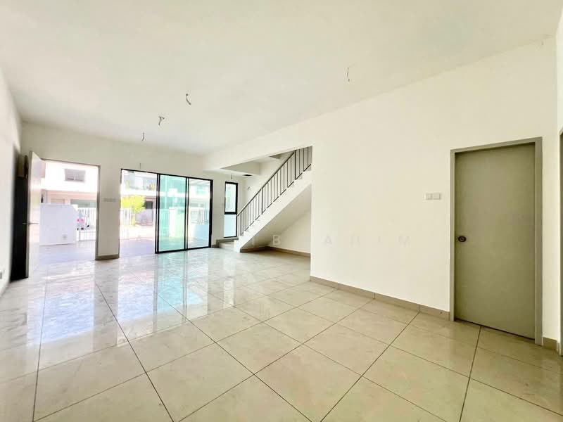 Rumah Teres 2 Tingkat untuk Dijual di Semenyih (Selangor) - Azli Ibrahim - Living Room - PropertyGuru.com.my