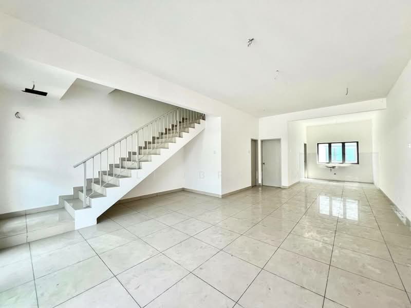 Rumah Teres 2 Tingkat untuk Dijual di Semenyih (Selangor) - Azli Ibrahim - Living Room - PropertyGuru.com.my